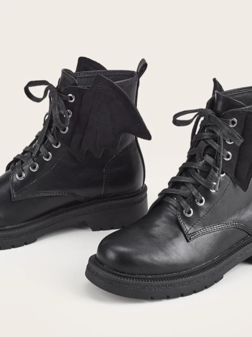 Bat Wing Combat Boots NEW 3.5 Black Lace-Up Lug Sole Ankle Smooth Vegan Leather